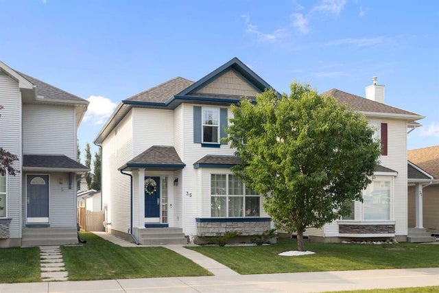 35 Royal Birch Road Nw, Calgary