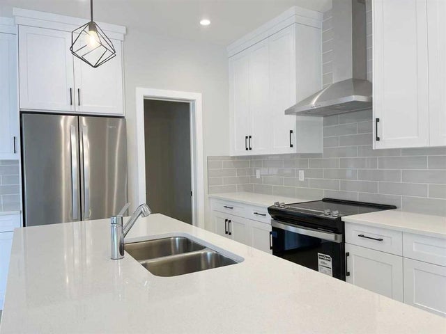 101 Treeline Manor Sw, Calgary