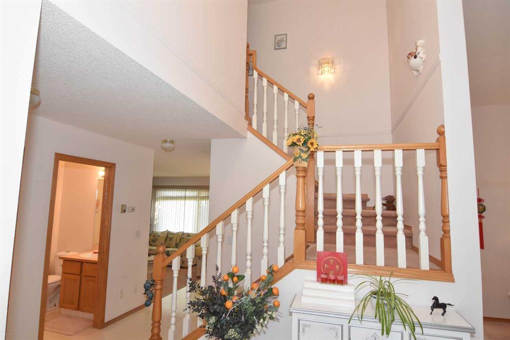 107 Hampshire Close Northwest, Calgary – Residential Detached Listing Photo 10