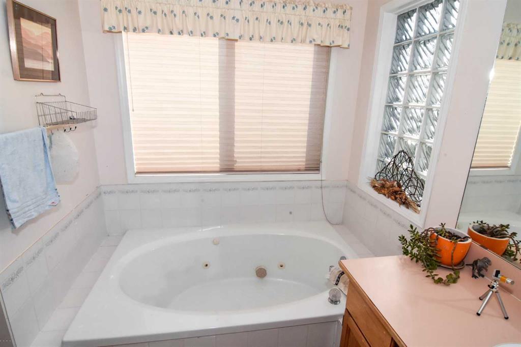 107 Hampshire Close Northwest, Calgary – Residential Detached Listing Photo 22