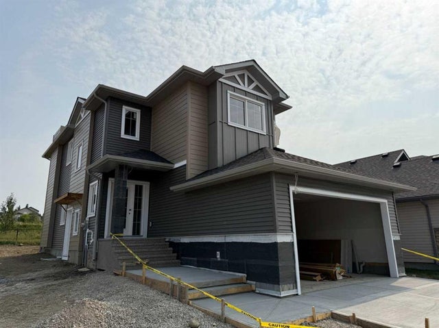 104 Lakewood Circle, Strathmore