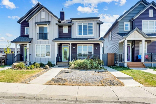215 Savanna Parade Ne, Calgary
