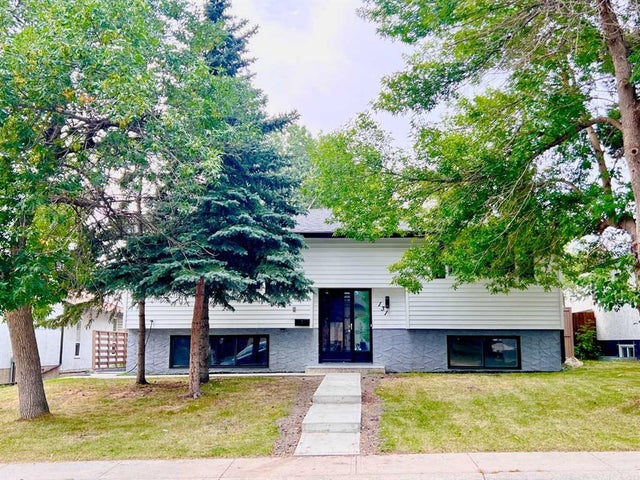 131 Whiteview Close Ne, Calgary