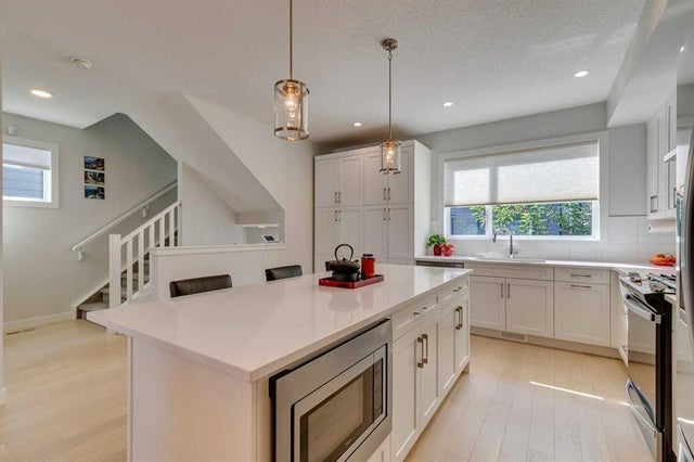 819 Shawnee Terrace Sw, Calgary