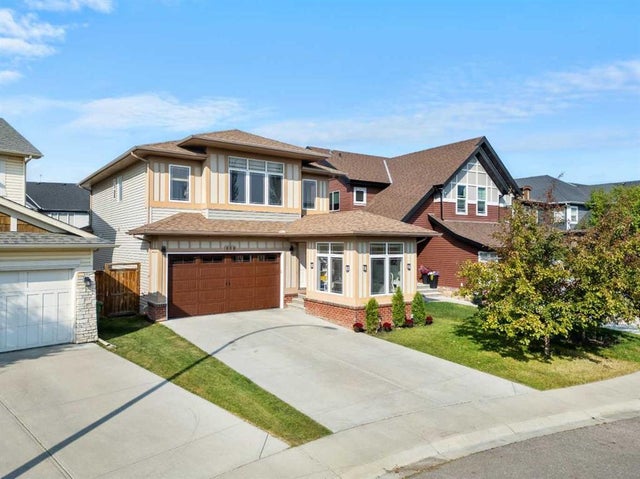 808 Coopers Square Sw, Airdrie
