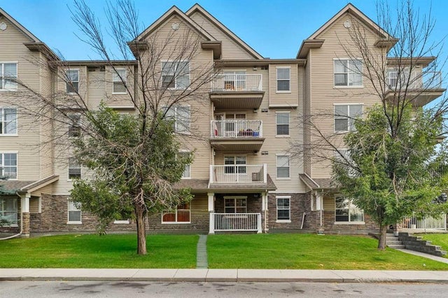 110, 2000 Applevillage Court Se, Calgary