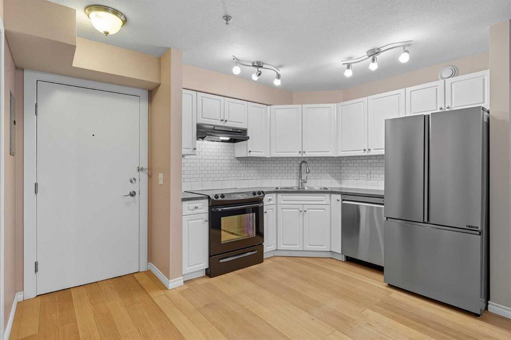 110, 2000 Applevillage Court Southeast, Calgary – Residential Apartment Listing Photo 3