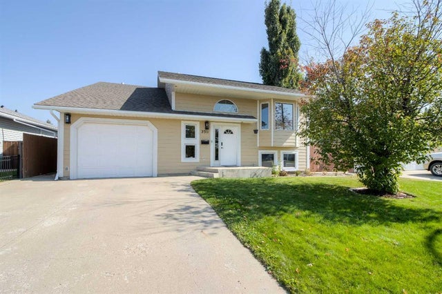 2311 11 Street, Coaldale