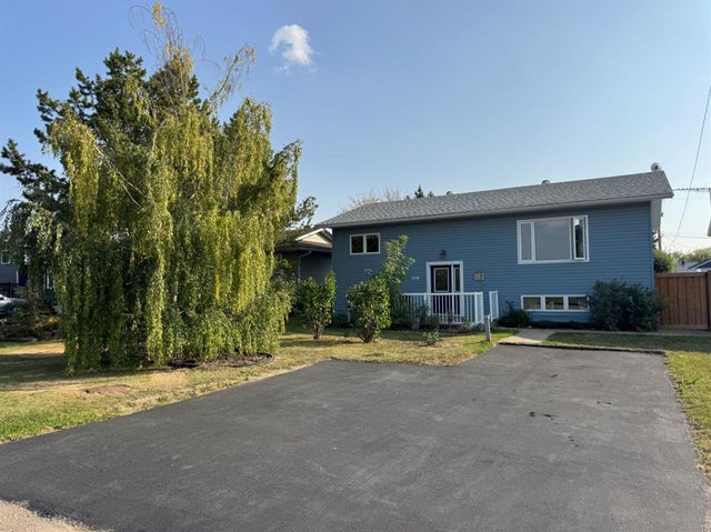 620 9 Street, Hines Creek