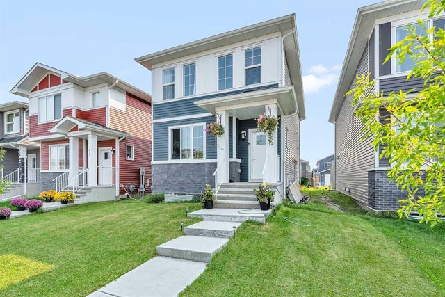 236 Chelsea Manor, Chestermere