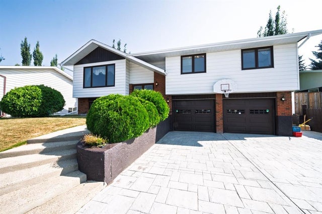 23 Berry Avenue, Red Deer