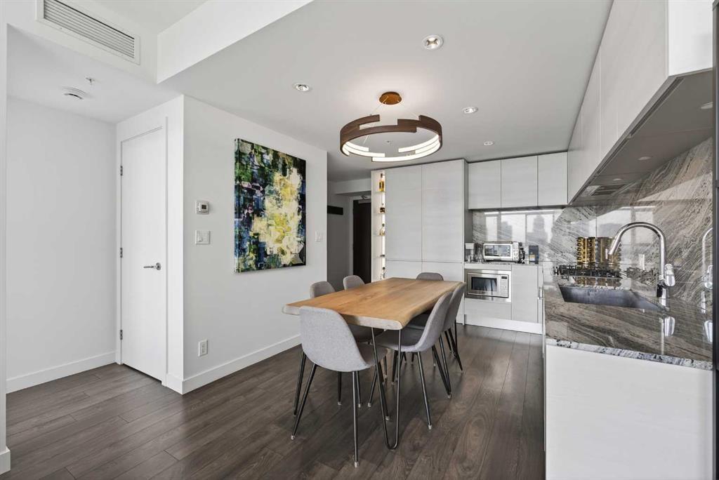 2405, 310 12 Avenue Southwest, Calgary – Residential Apartment Listing Photo 3