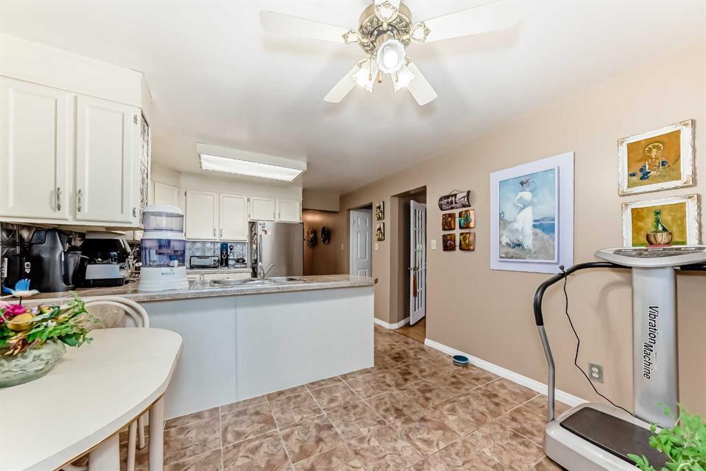 983 Woodbine Boulevard Southwest, Calgary – Residential Detached Listing Photo 11