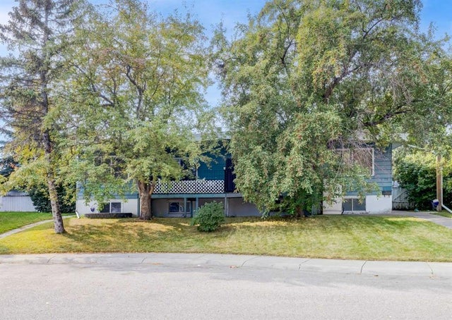 70 & 72 Allandale Close Se, Calgary