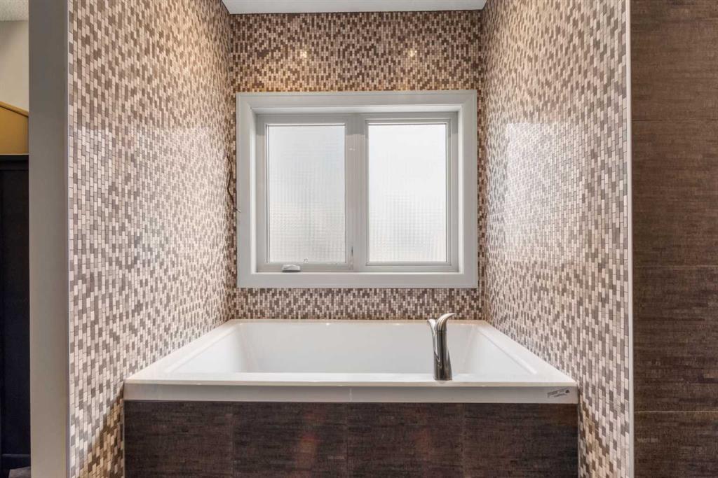 627 27 Avenue Ne Calgary Alberta T2E 2A7 Winston Heights/Mountview Home For Sale