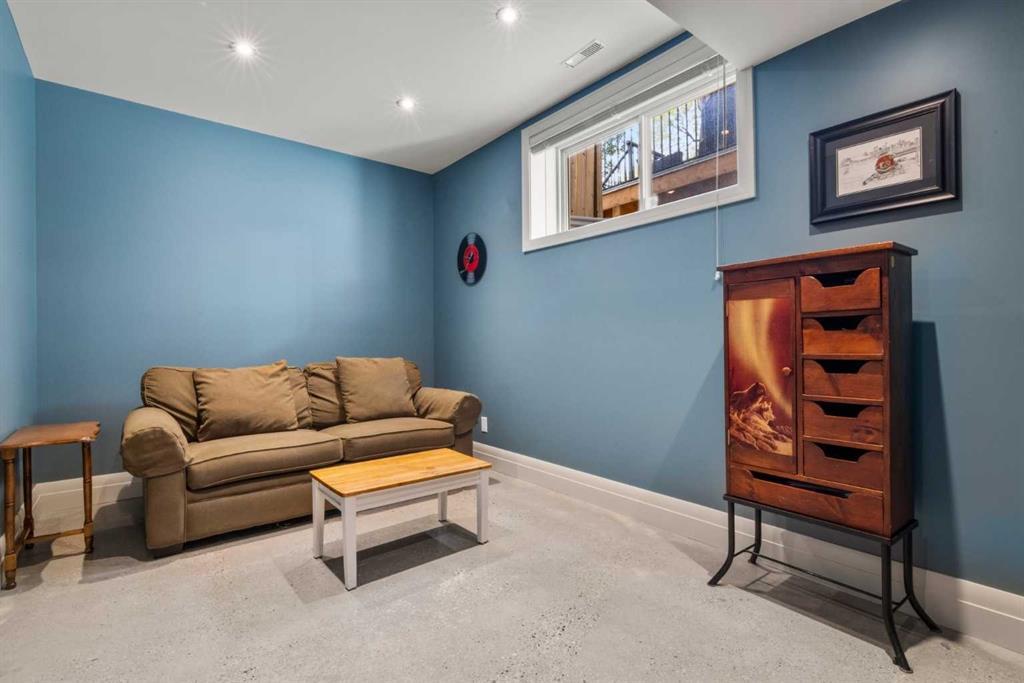 627 27 Avenue Ne Calgary Alberta T2E 2A7 Winston Heights/Mountview Home For Sale