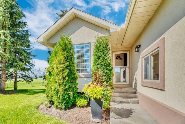 145 Lakeside Greens Place, Chestermere