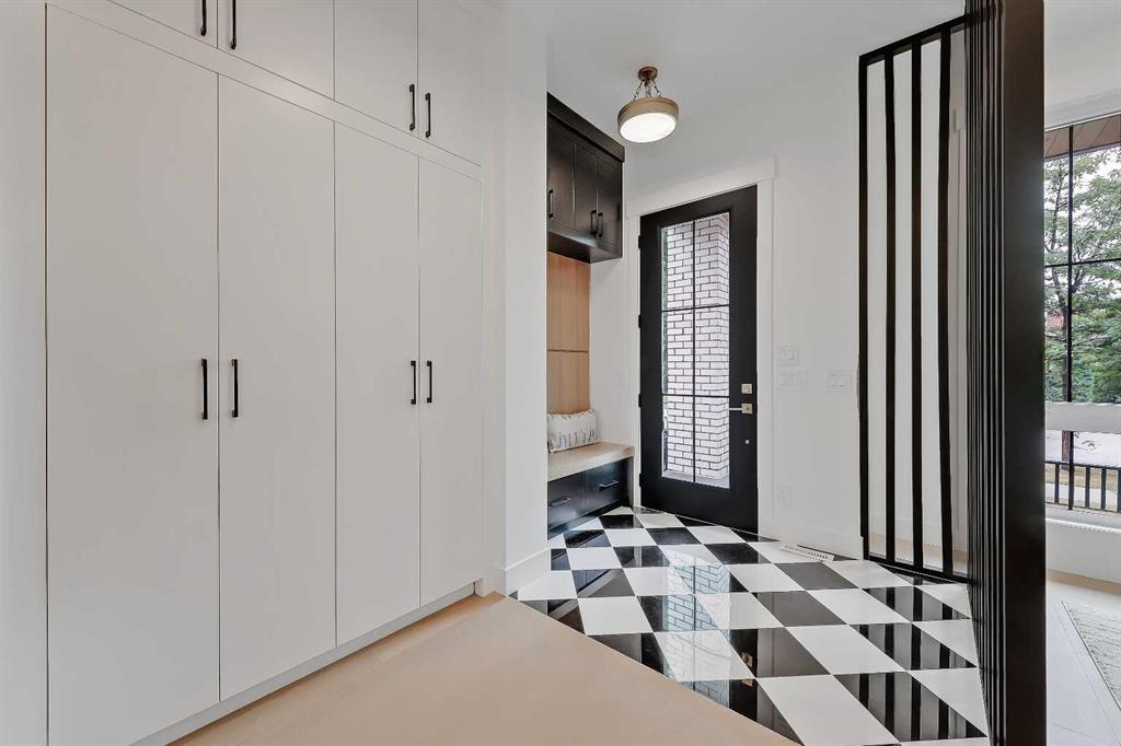 1321 10 Avenue Southeast, Calgary – Residential Detached Listing Photo 2