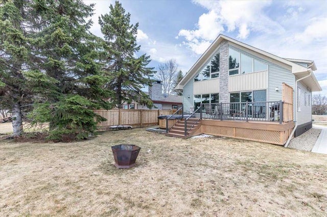 33 Lakeshore Drive, Grandview