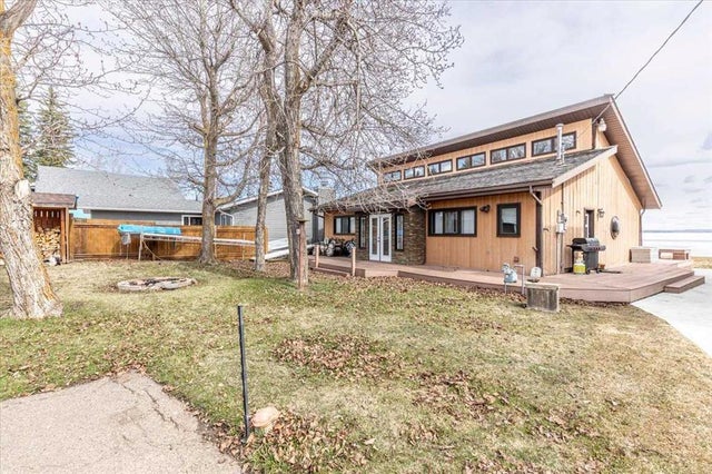 35 Lakeshore Drive, Grandview