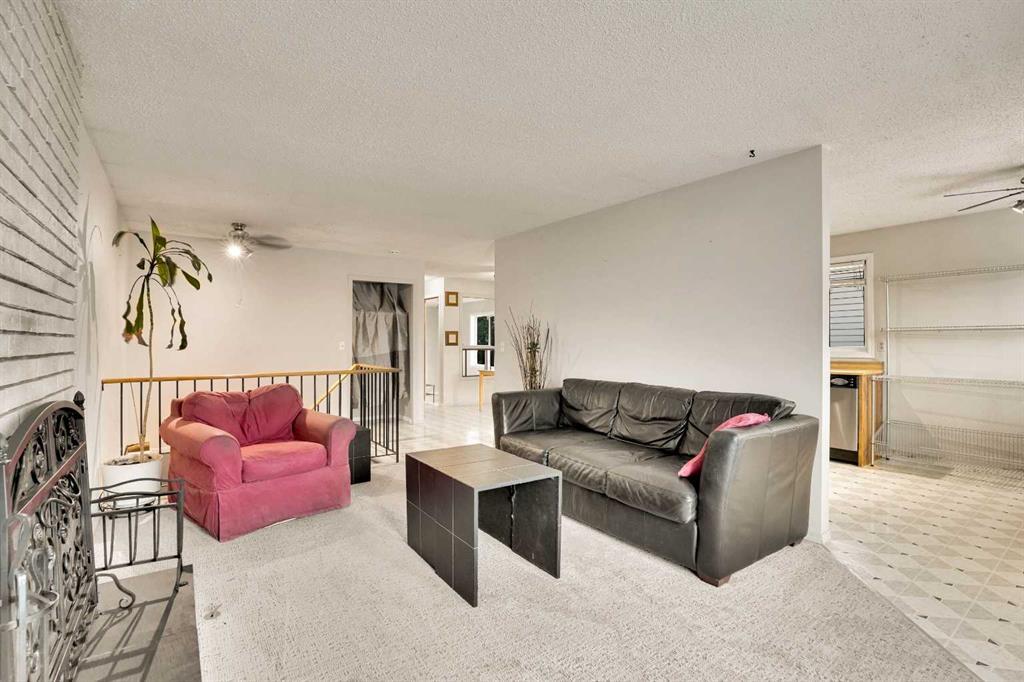 7915 Ranchview Drive Northwest, Calgary – Residential Detached Listing Photo 6