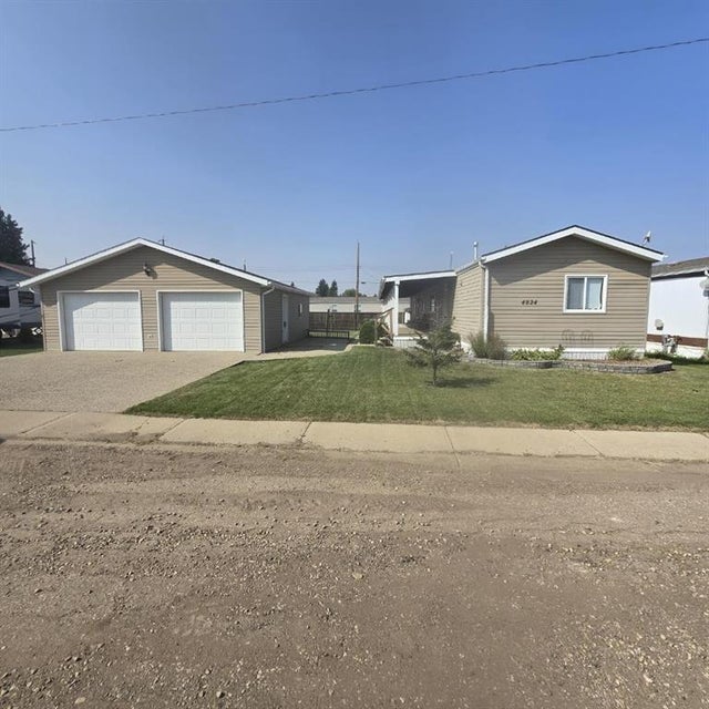 4824 52 Street, Lougheed