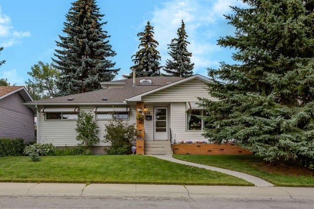 274 Carragana Crescent Nw, Calgary