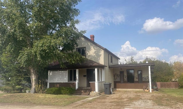 702 3 Avenue, Bassano