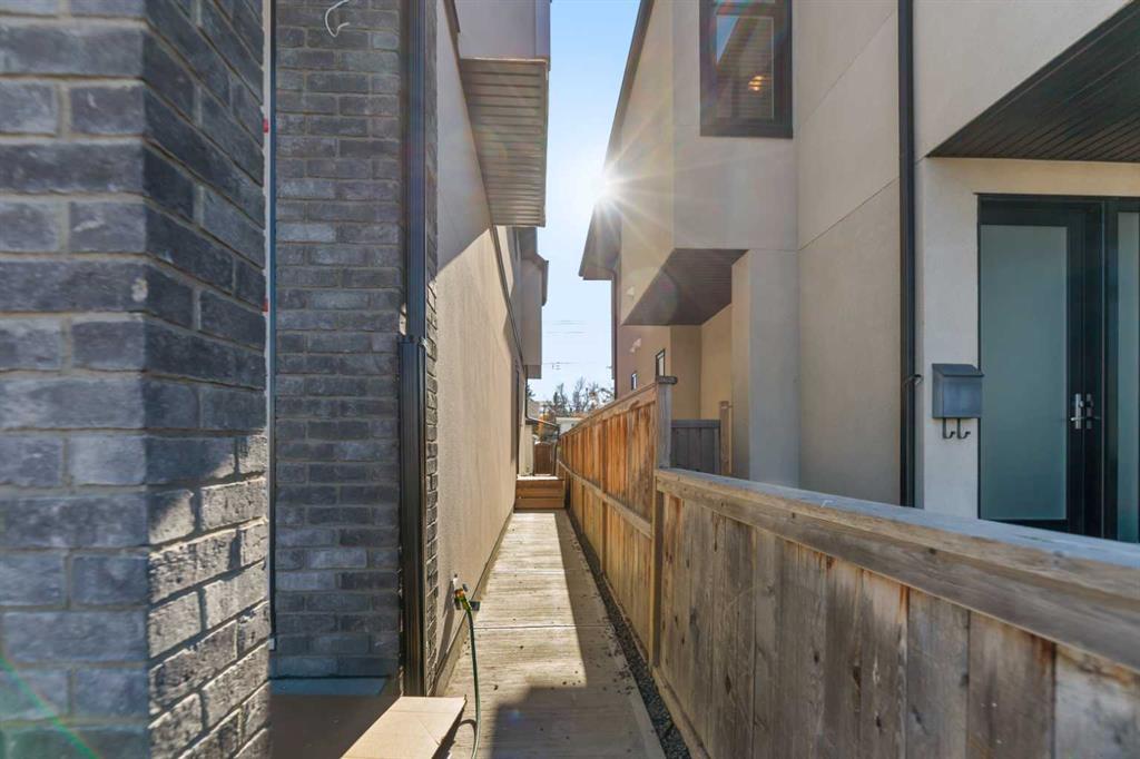 2323 53 Avenue Southwest, Calgary – Residential Detached Listing Photo 5