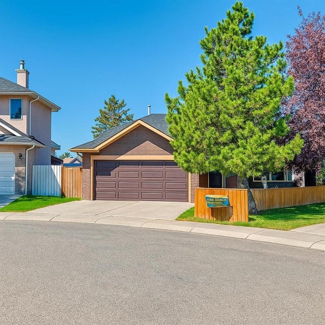 52 Martinglen Place Ne, Calgary