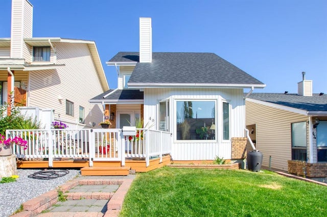 40 Strathearn Crescent Sw, Calgary