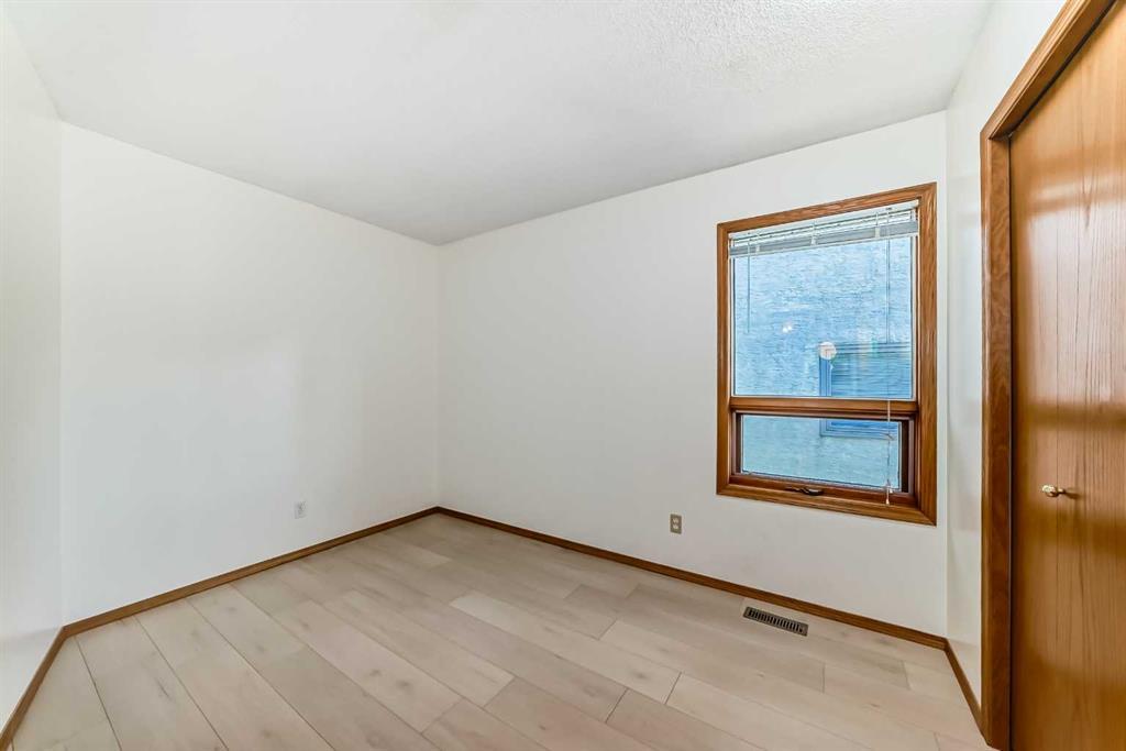 247 Shawinigan Drive Sw Calgary Alberta T2Y2Y4 Shawnessy Home For Sale