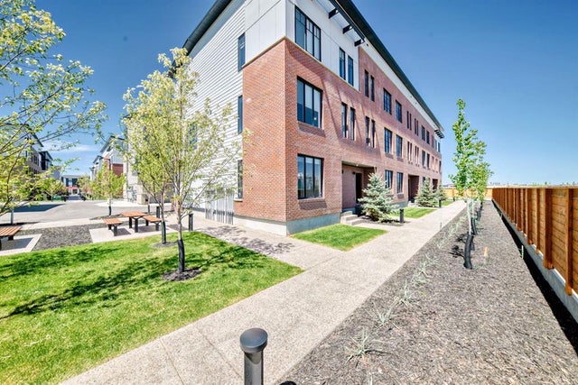 512, 8155 8 Avenue Sw, Calgary