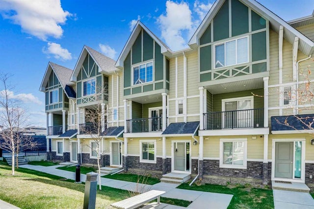 410 Nolanlake Villas Nw, Calgary