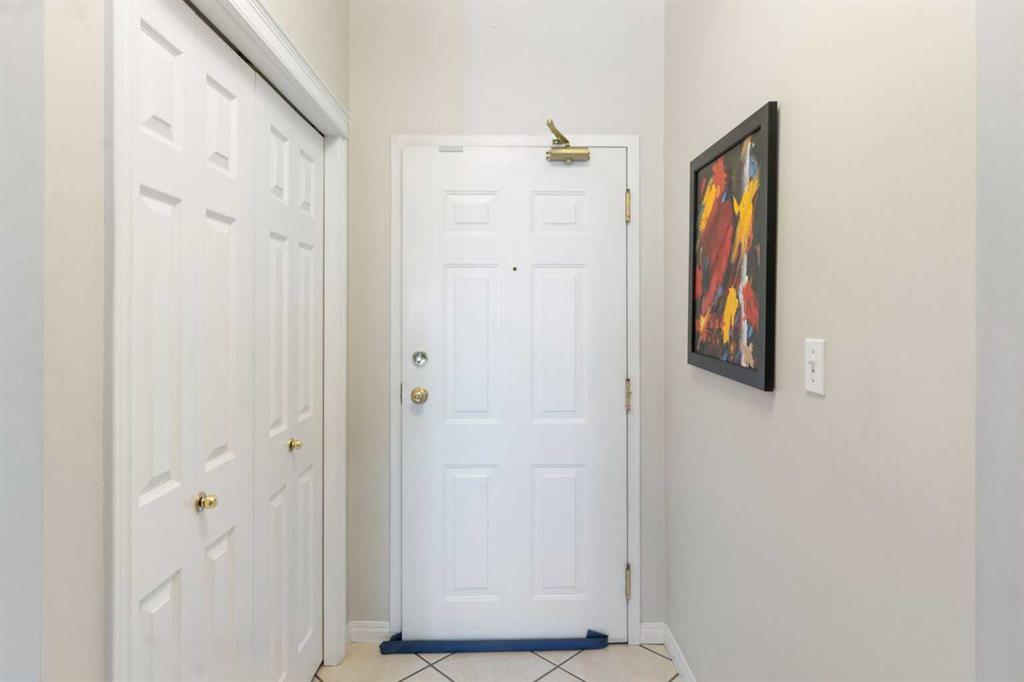 404, 2422 Erlton Street Southwest, Calgary – Residential Apartment Listing Photo 3