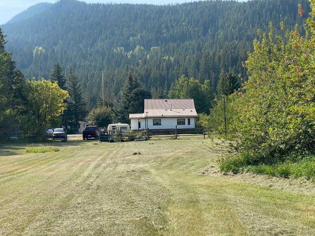 6001 16 Avenue, Coleman