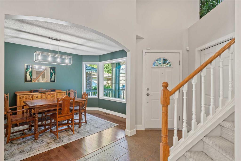 45 Mt Douglas Close Southeast, Calgary – Residential Detached Listing Photo 4