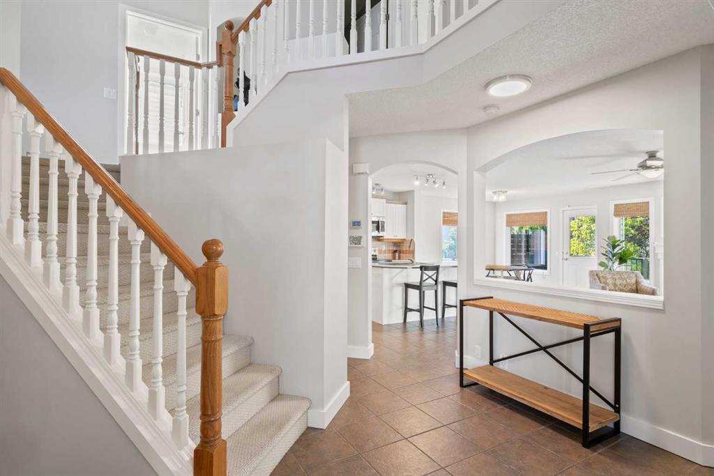 45 Mt Douglas Close Southeast, Calgary – Residential Detached Listing Photo 5