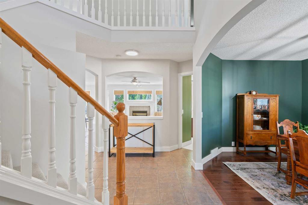 45 Mt Douglas Close Southeast, Calgary – Residential Detached Listing Photo 6