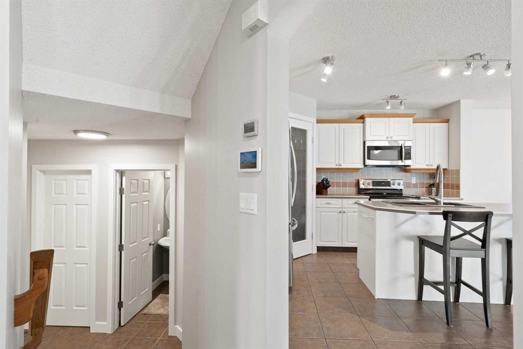 45 Mt Douglas Close Southeast, Calgary – Residential Detached Listing Photo 7