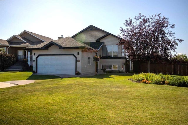 1112 2 Street Ne, Sundre