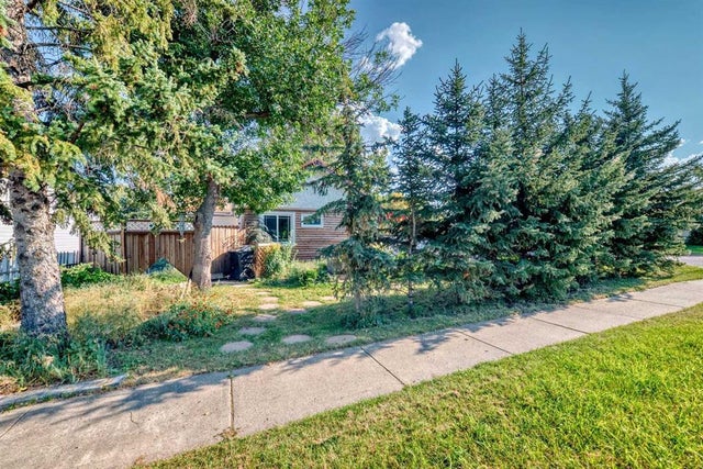 2319 23 Street, Nanton