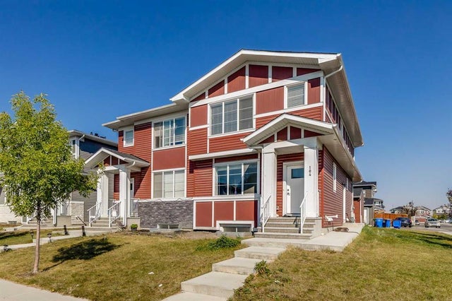 104 Red Embers Manor Ne, Calgary