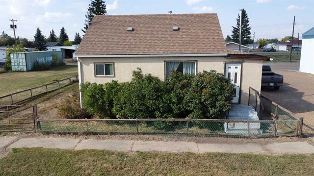 308 1 Avenue E, Hanna