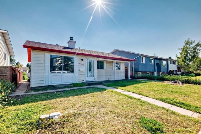 948 Rundlecairn Way Ne, Calgary