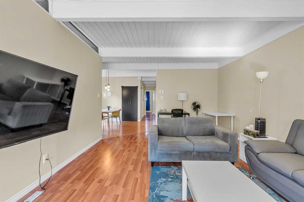 28 Hilton Avenue Northwest, Calgary – Residential Semi Detached Listing Photo 7