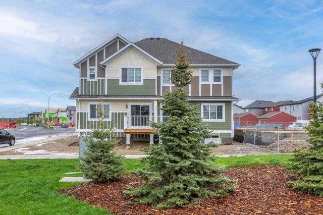 33 Walcrest Lane Se, Calgary