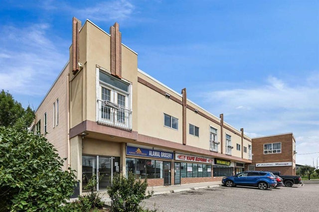 204, 4908 17 Avenue Se, Calgary