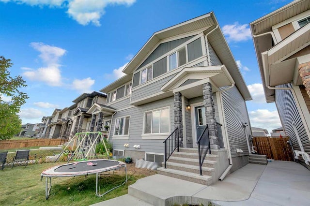 46 Cornerbrook Manor Ne, Calgary