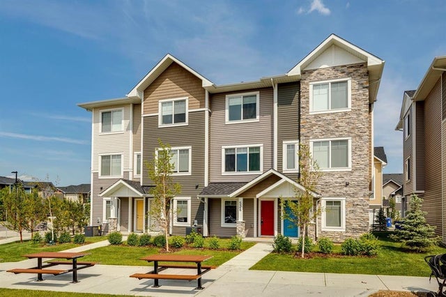 536 Canals Crossing Sw, Airdrie